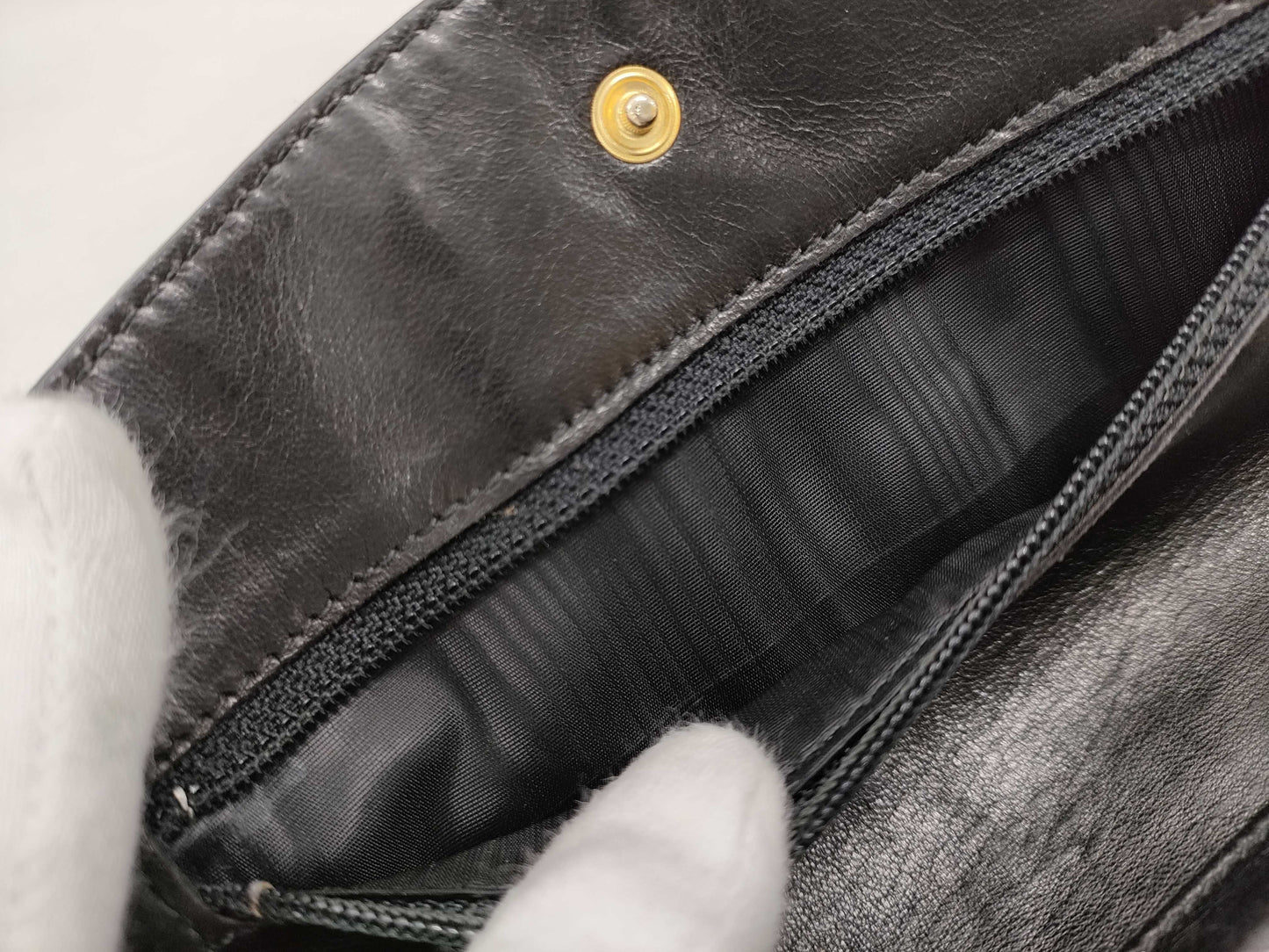 CHANEL Caviar Skin Chain Wallet Shoulder Bag