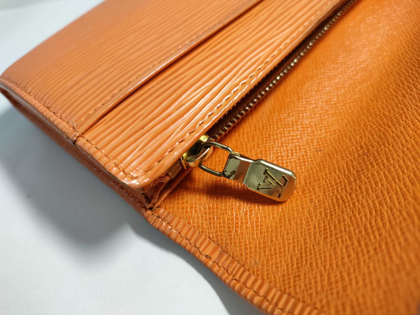 LOUIS VUITTON M63577 Epi M63577 Epi Pochette Porte Monnaie Credit Orange Wallet