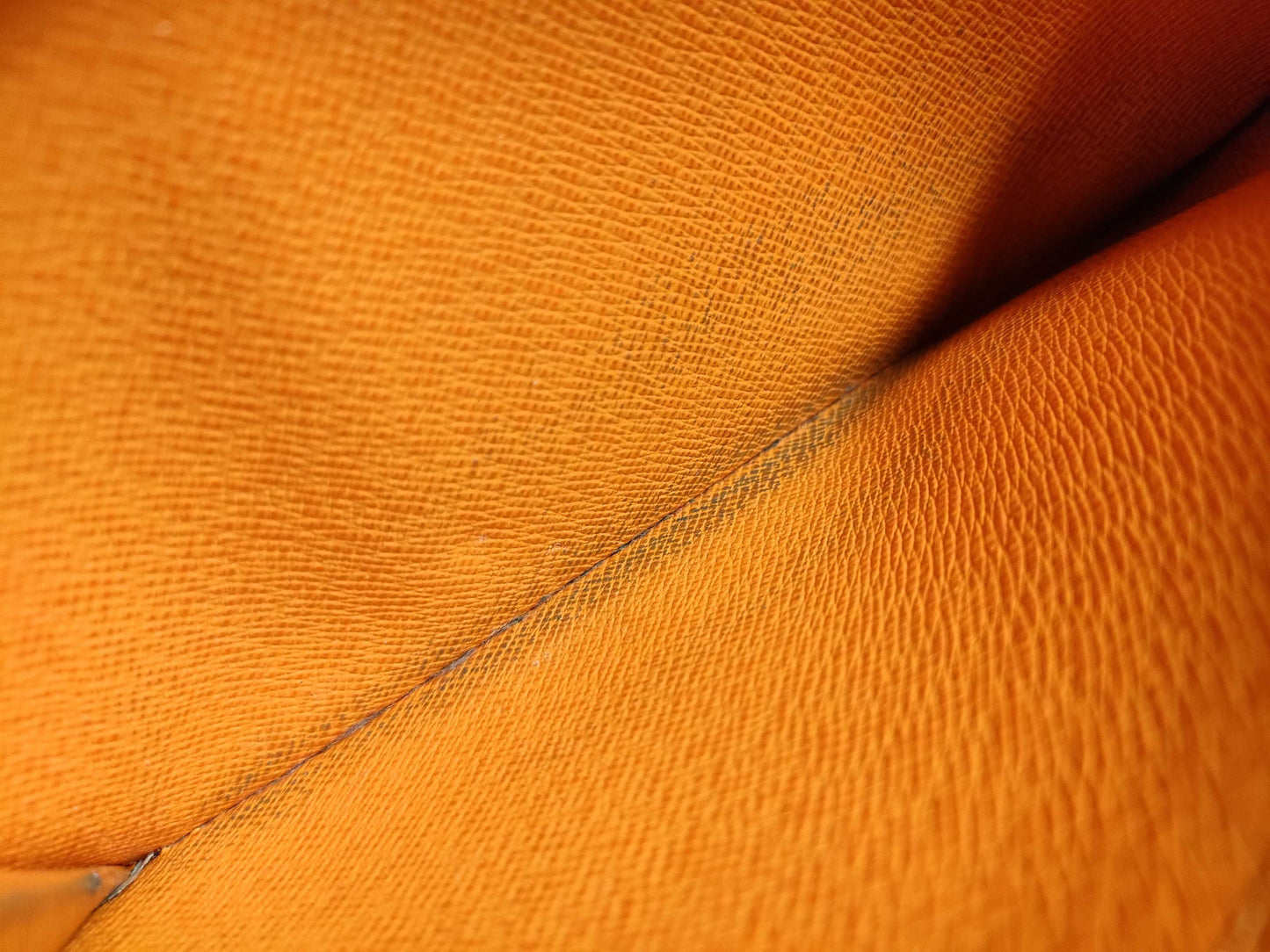 LOUIS VUITTON M63577 Epi M63577 Epi Pochette Porte Monnaie Credit Orange Wallet