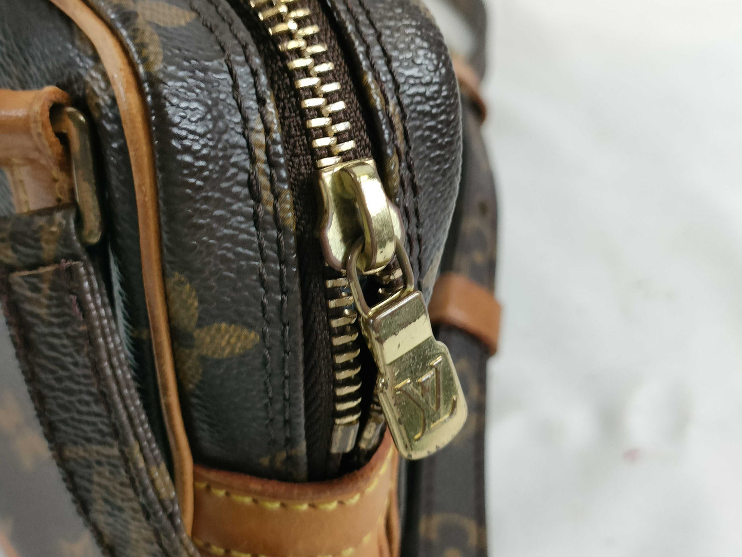 BOTTEGA VENETA Monogram Paraquito Loop Green Shoulder Bag