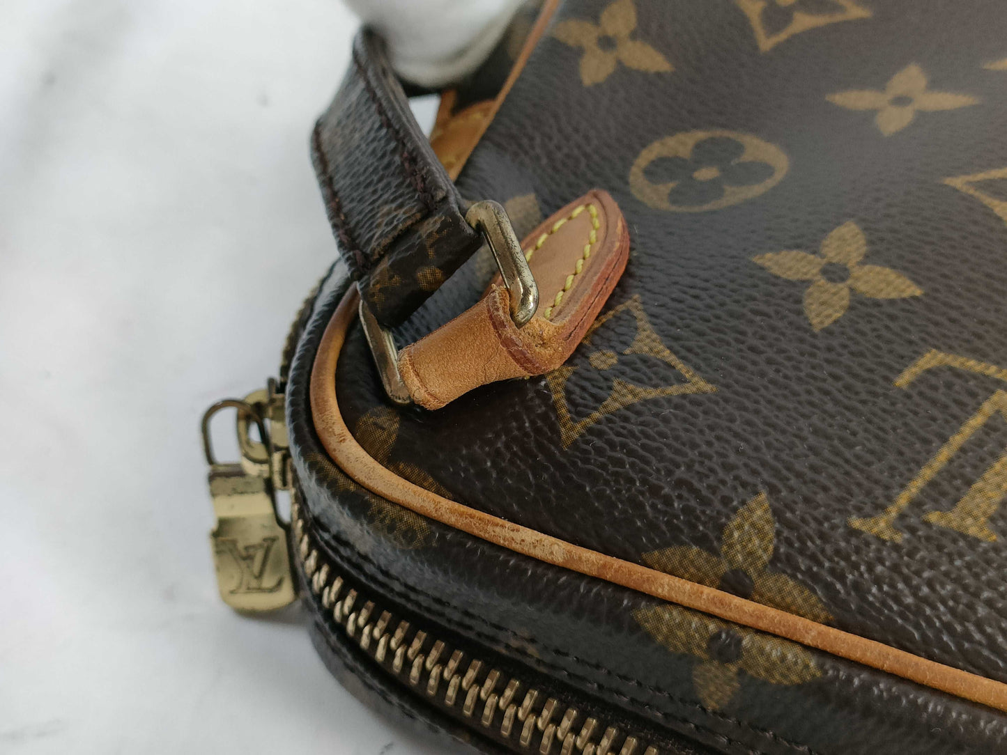 BOTTEGA VENETA Monogram Paraquito Loop Green Shoulder Bag