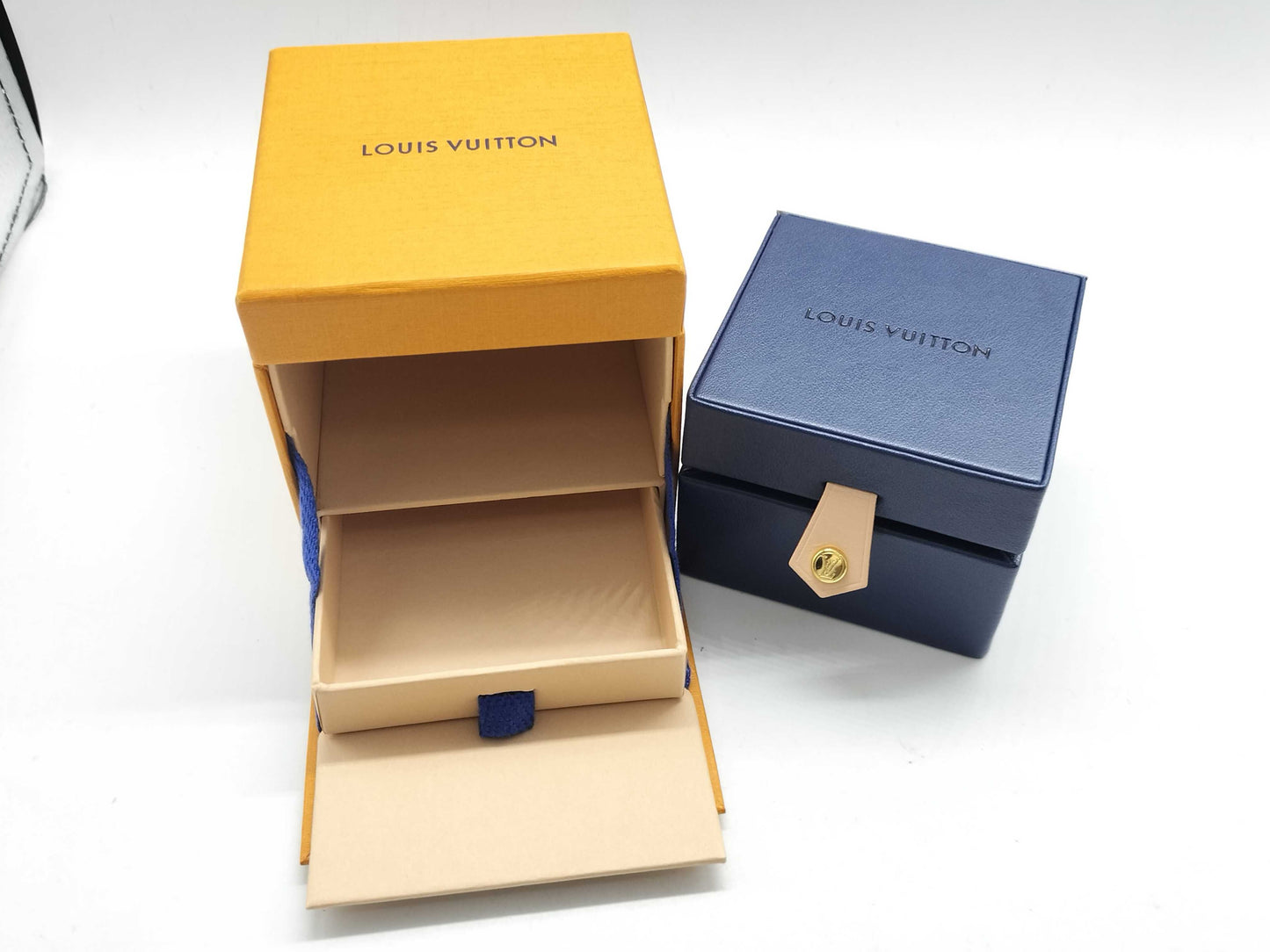 LOUIS VUITTON Volt One 1PD WG Au750 17.5g Necklace
