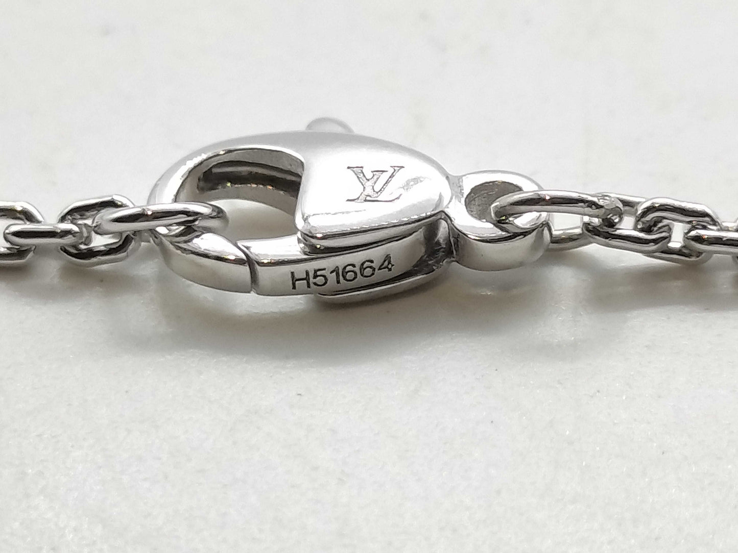 LOUIS VUITTON Volt One 1PD WG Au750 17.5g Necklace