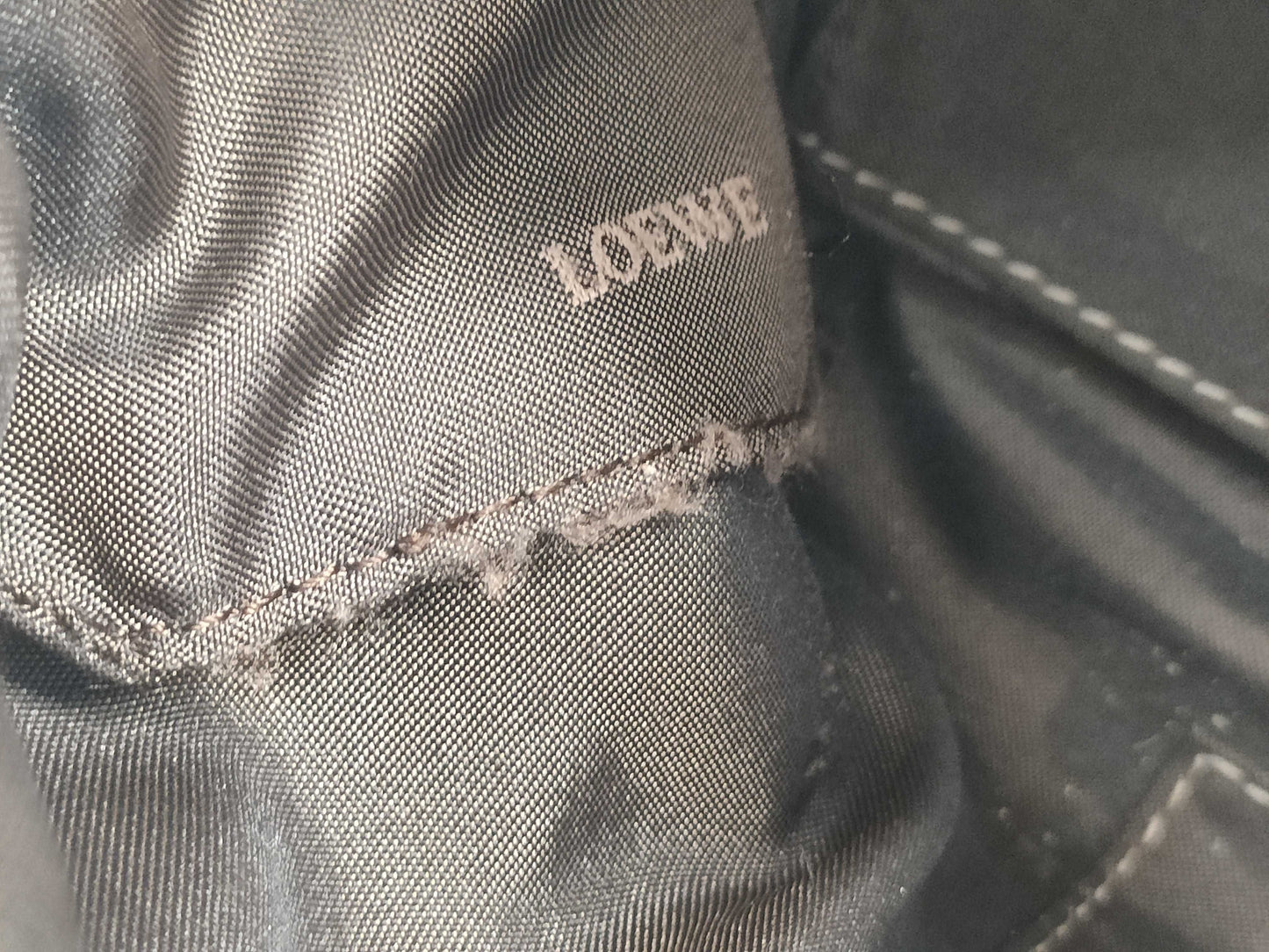 LOEWE Amazona 28 Leather Handbag