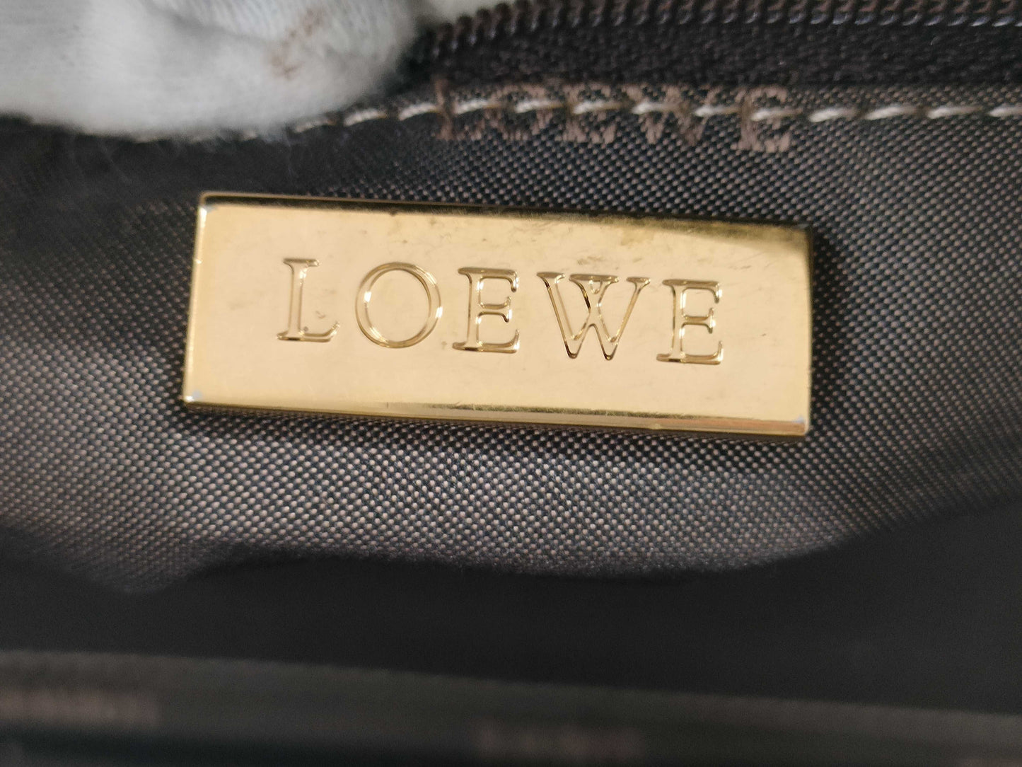 LOEWE Amazona 28 Leather Handbag