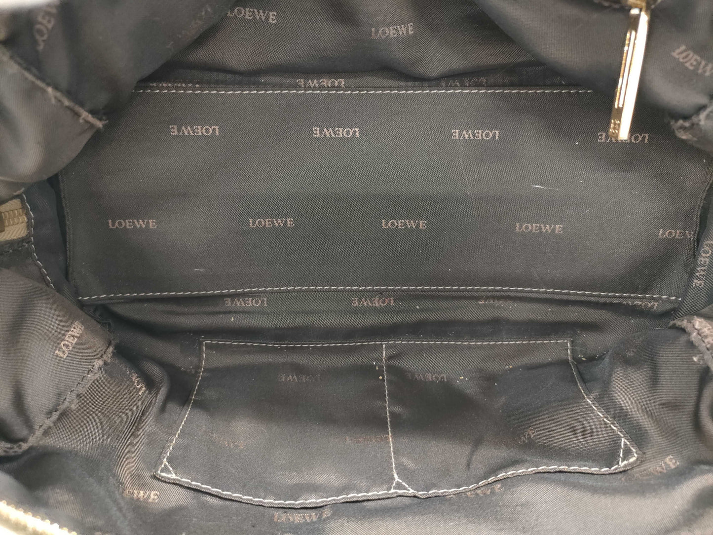 LOEWE Amazona 28 Leather Handbag