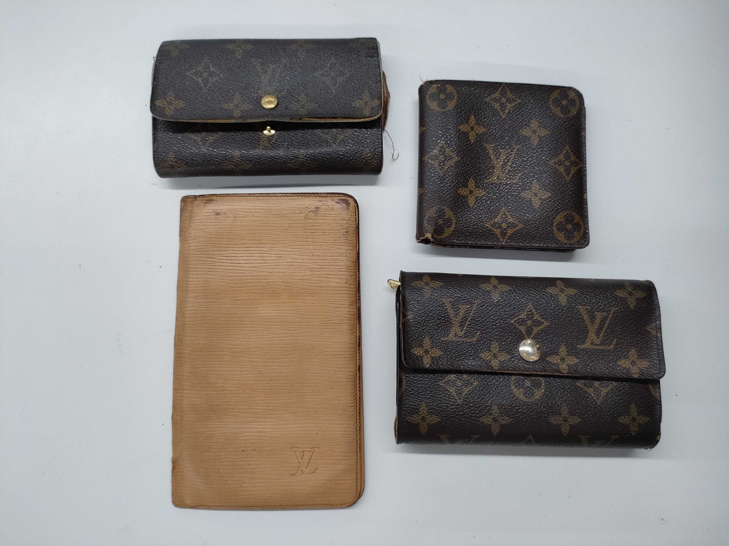LOUIS VUITTON Monogram Epi Wallet 4-Piece Set