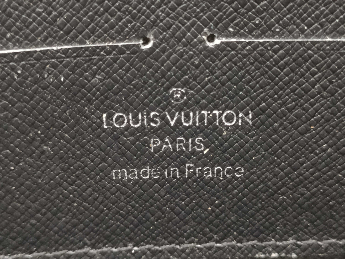 LOUIS VUITTON Zippy Wallet