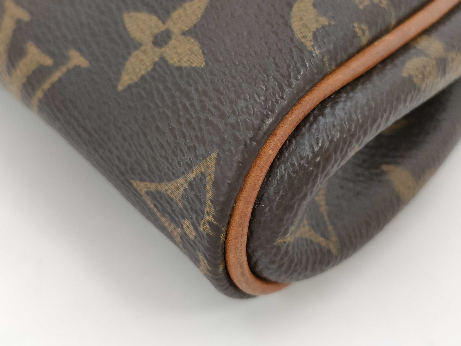 LOUIS VUITTON Monogram Eva Shoulder Bag