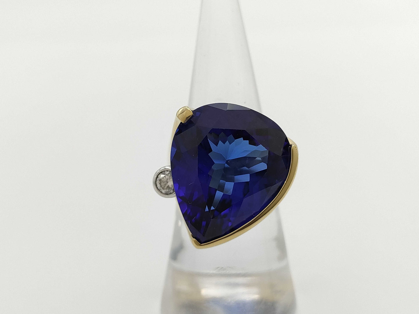 TZ21.76ct D0.22c K18/PT900 18.1g Ring
