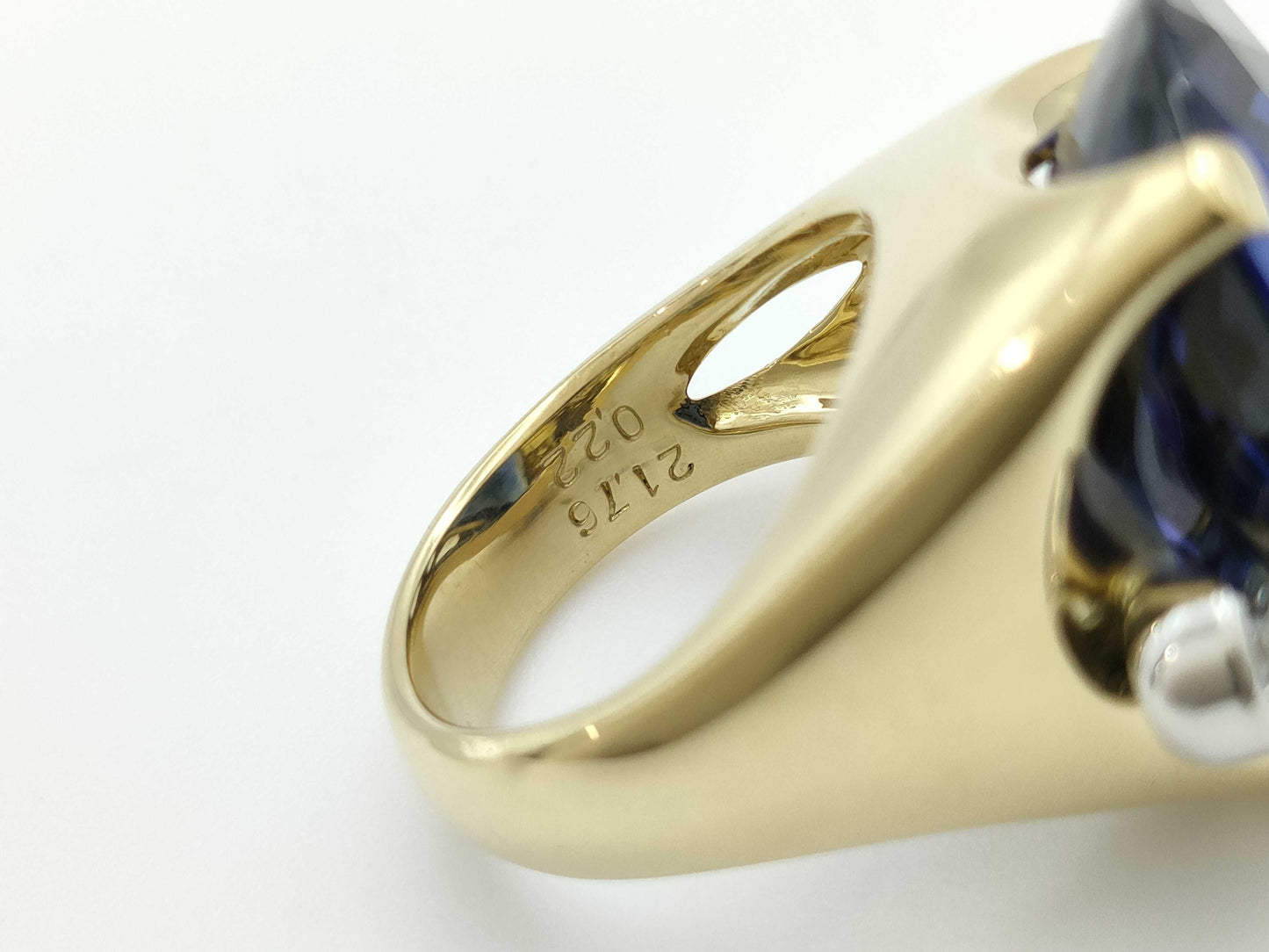 TZ21.76ct D0.22c K18/PT900 18.1g Ring