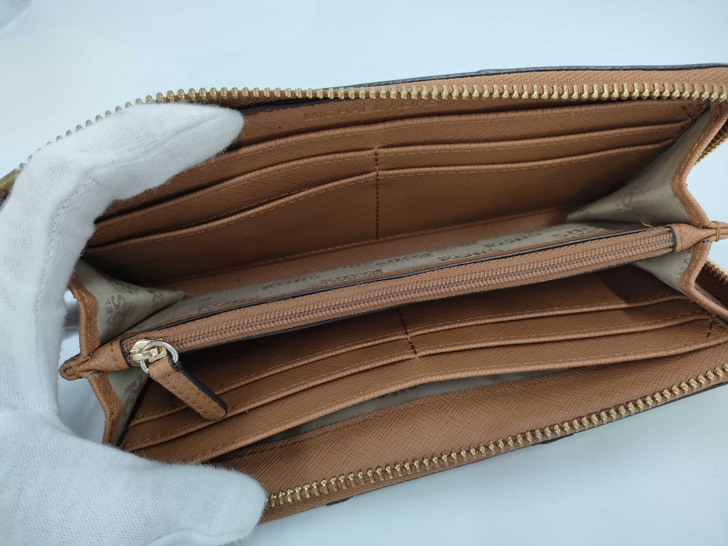Tory Burch long wallet *Total of 4 wallets Michael Kors Tory Burch Coach etc.