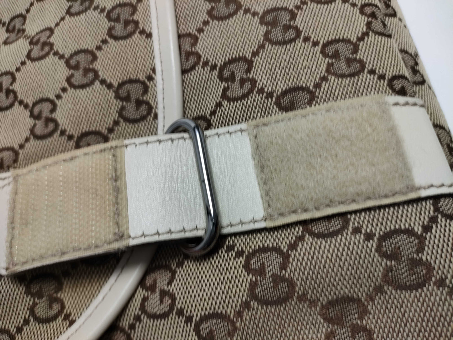 GUCCI GG canvas shoulder bag