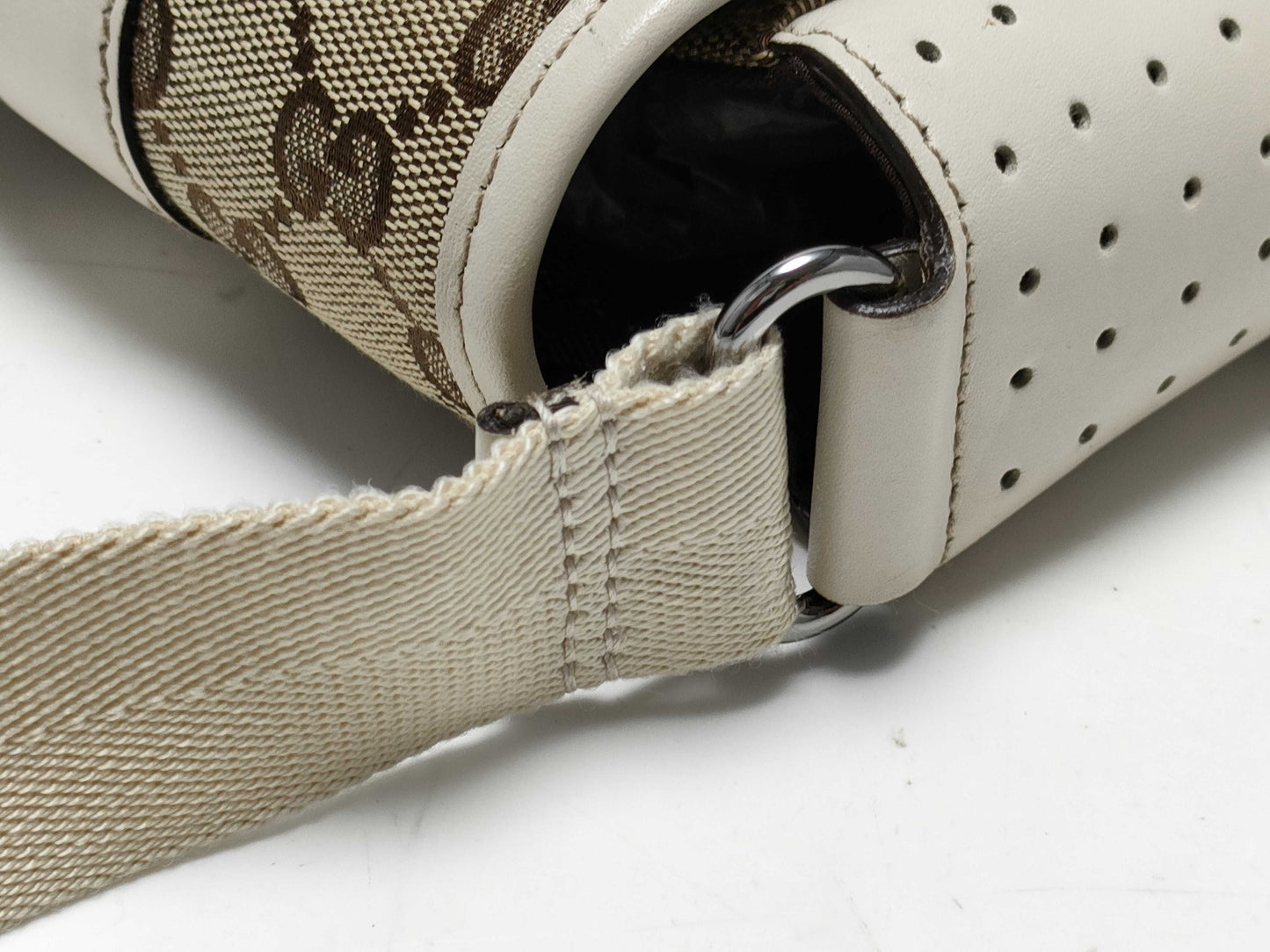 GUCCI GG canvas shoulder bag