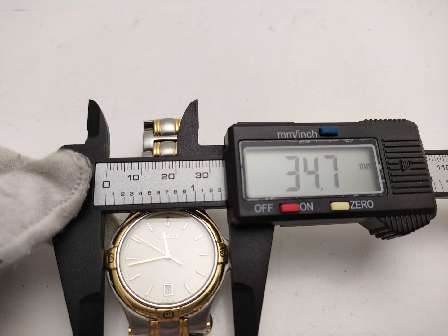 GUCCI 9040M Men's Watch, Unworked