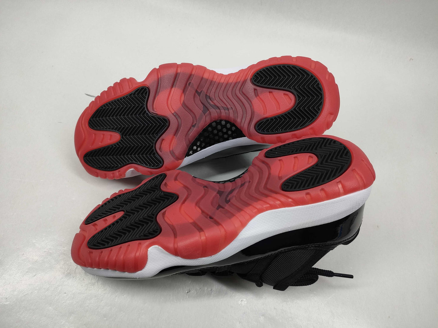NIKE AIR JORDAN11 Retro LOW FV5104-006 Sneakers
