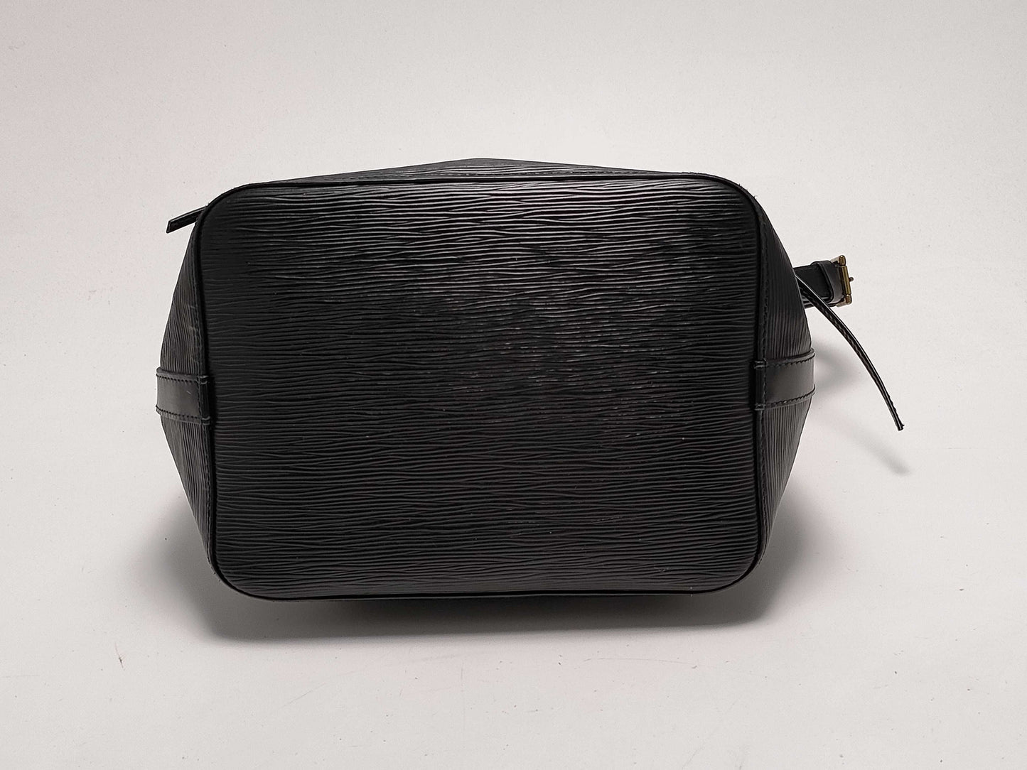 LOUIS VUITTON Epi Noe/Noir Shoulder Bag
