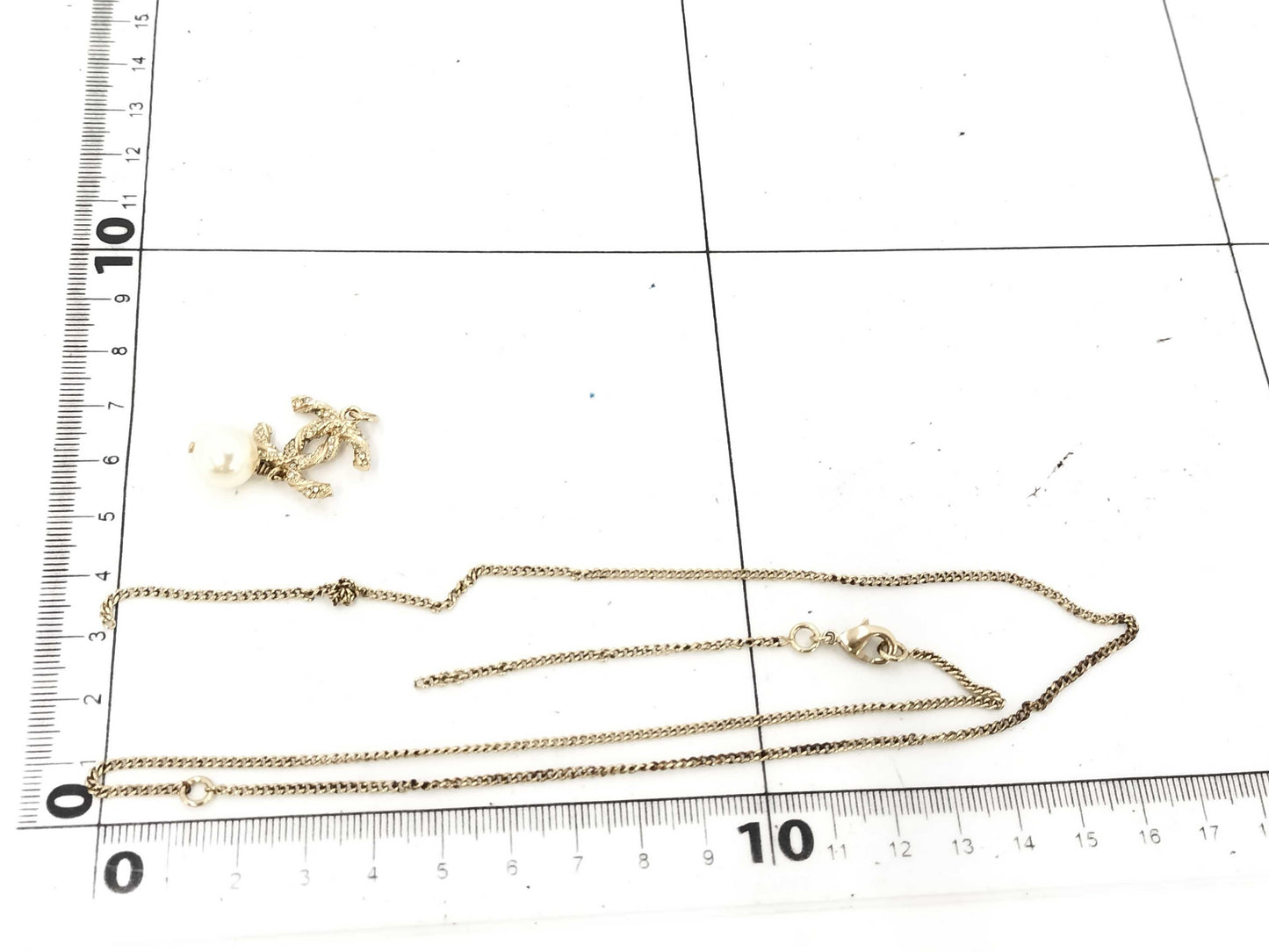 CHANEL B14 V Pearl Necklace