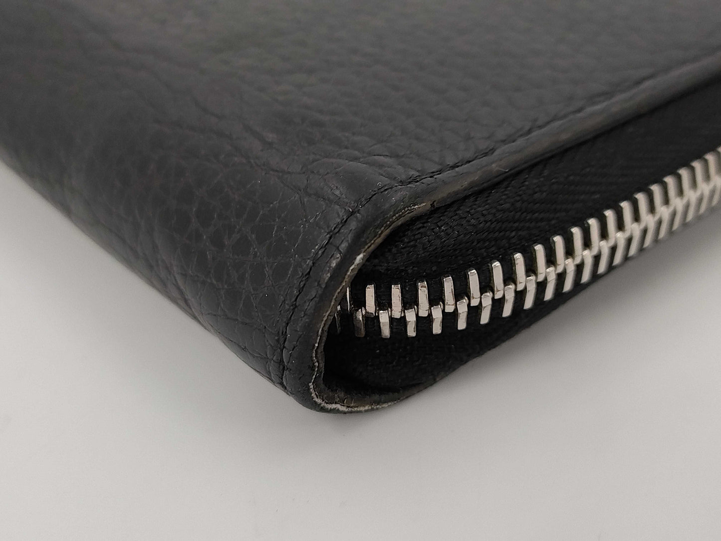 LOUIS VUITTON Zippy Wallet Vertical Taurillon Leather Wallet