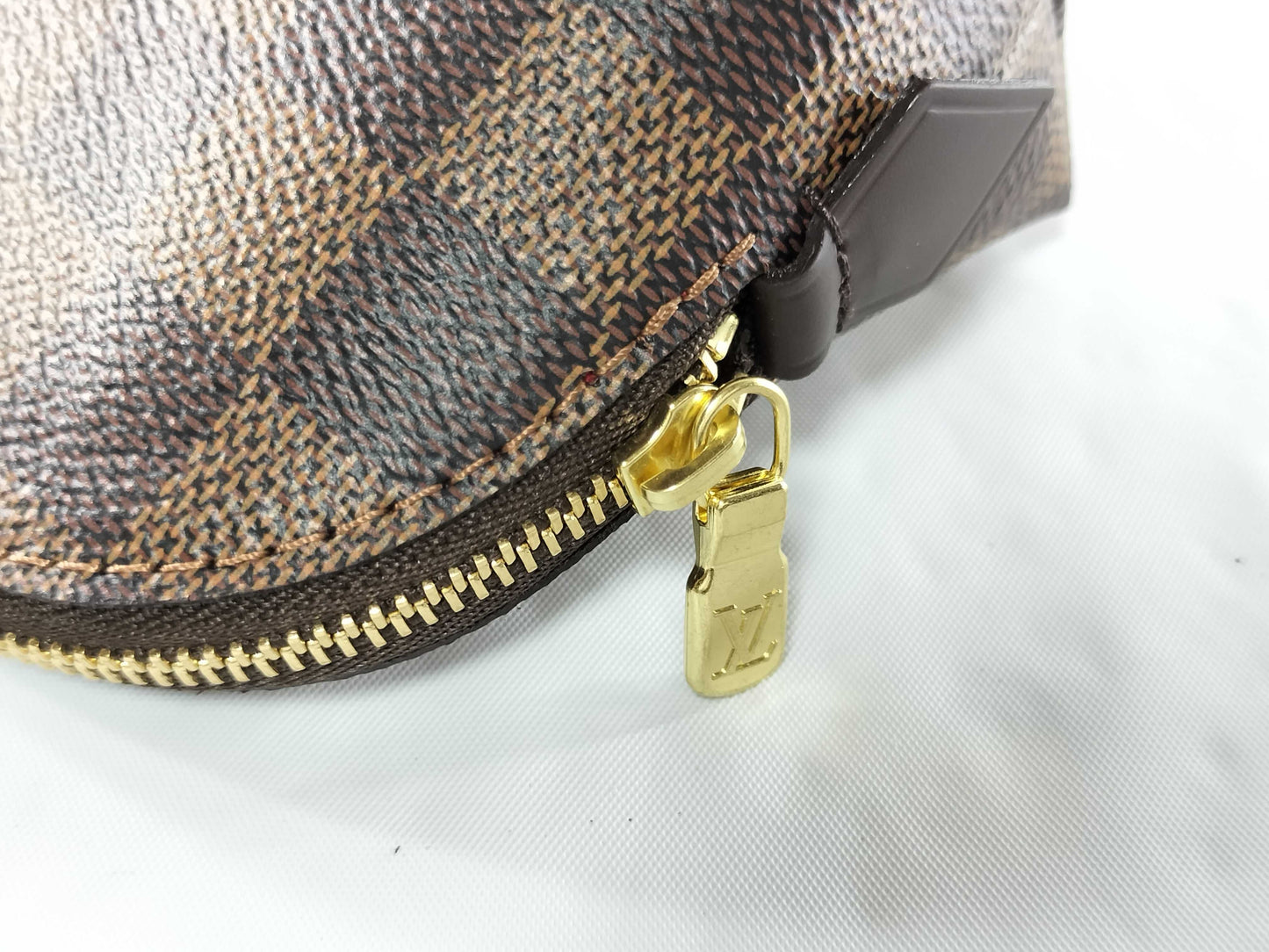 LOUIS VUITTON N47516 Damier Cosmetic Pouch Pouch