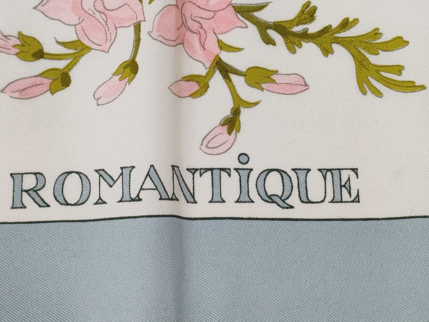 HERMES Carre ROMANTiQUE Romantic Scarf