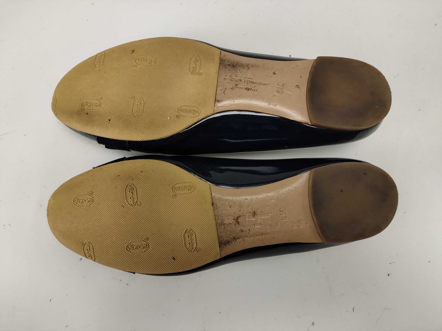 Salvatore Ferragamo Vara Ribbon Navy Pumps