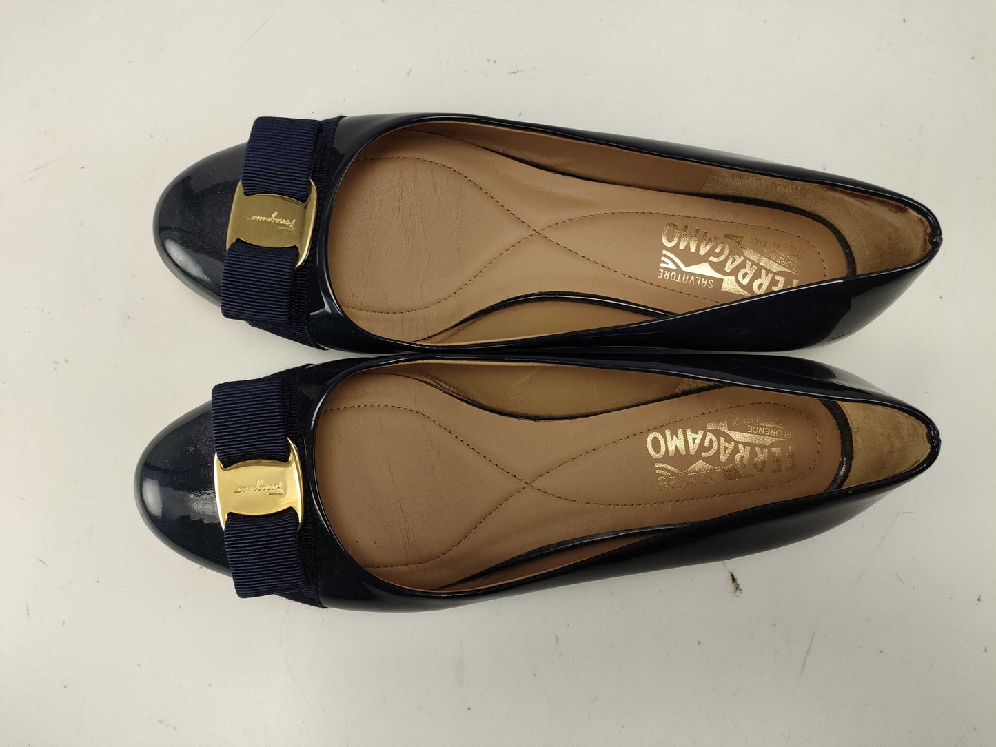 Salvatore Ferragamo Vara Ribbon Navy Pumps