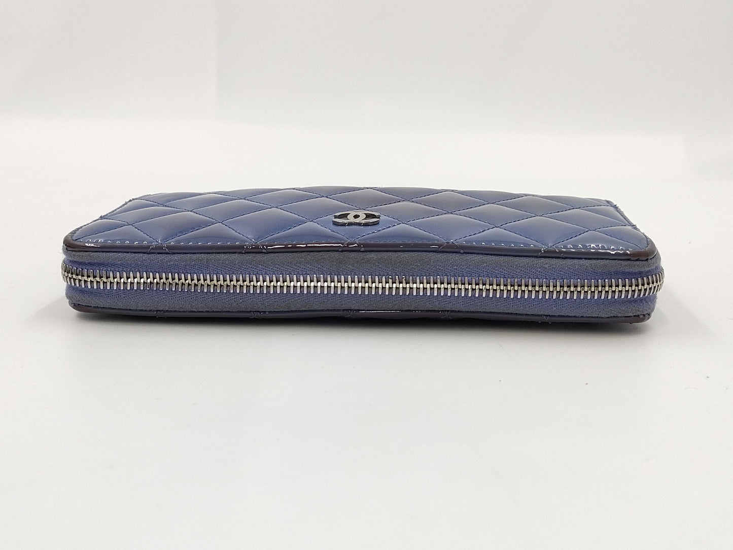 CHANEL Round Wallet 22 Series Wallet