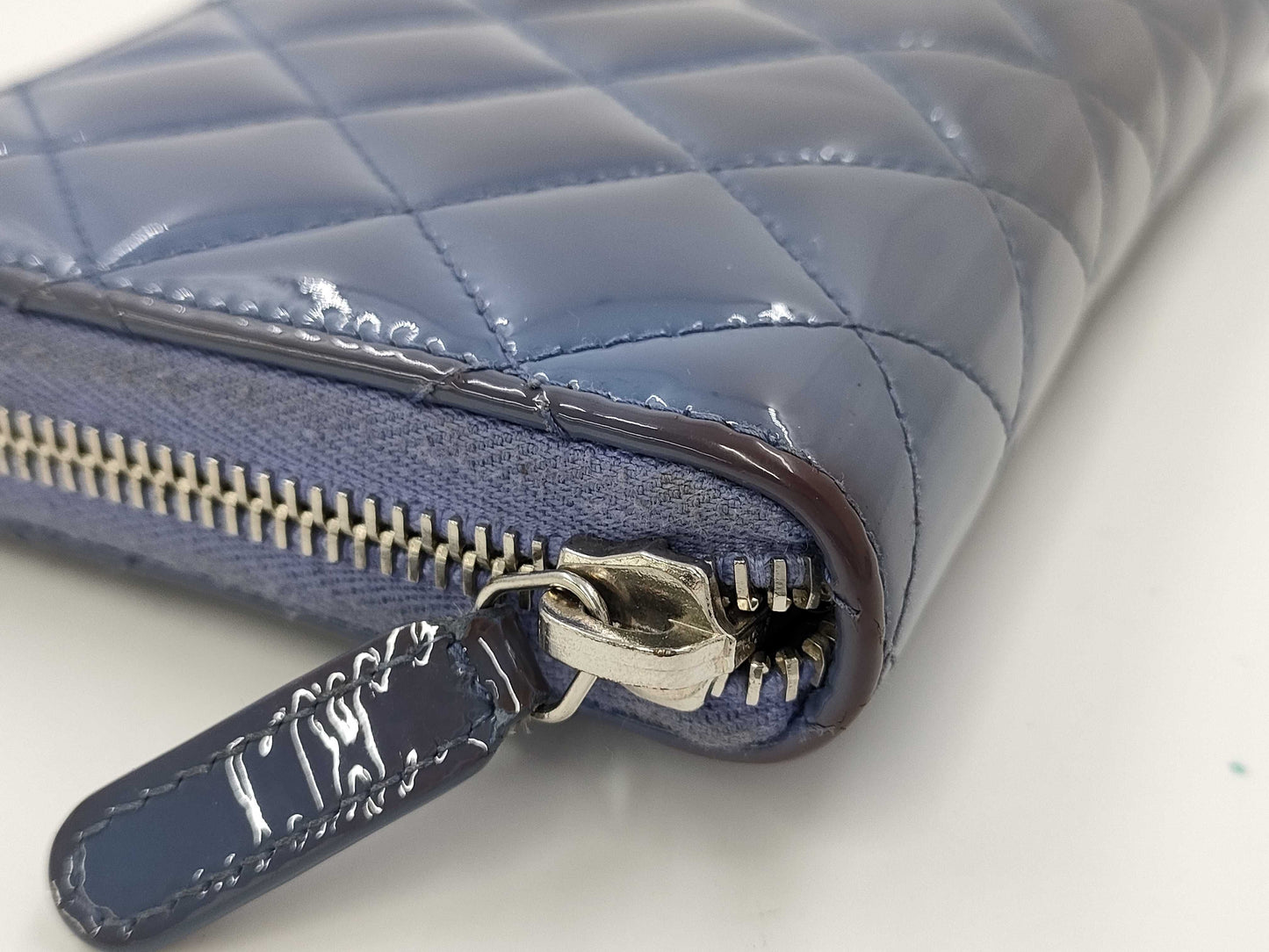 CHANEL Round Wallet 22 Series Wallet