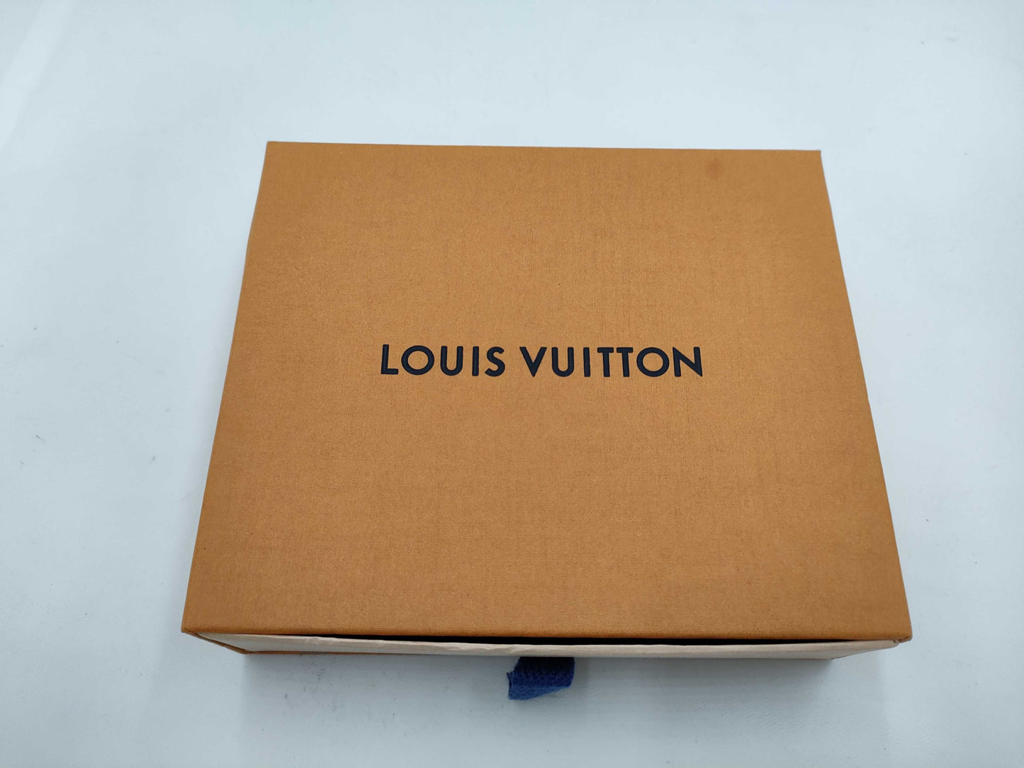 LOUIS VUITTON Bandeau Handle Me Bordeaux x Pink Scarf