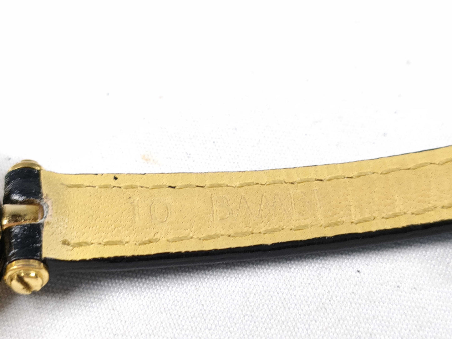 GUCCI 8mm Women's Watch