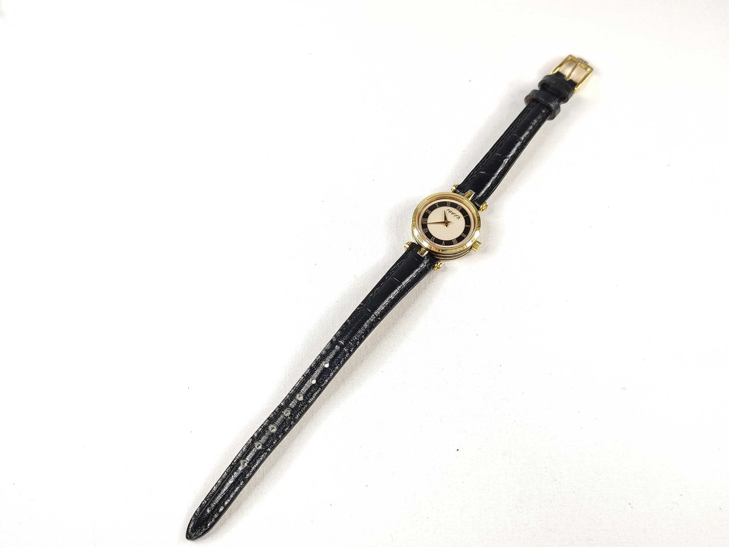 GUCCI 8mm Women's Watch