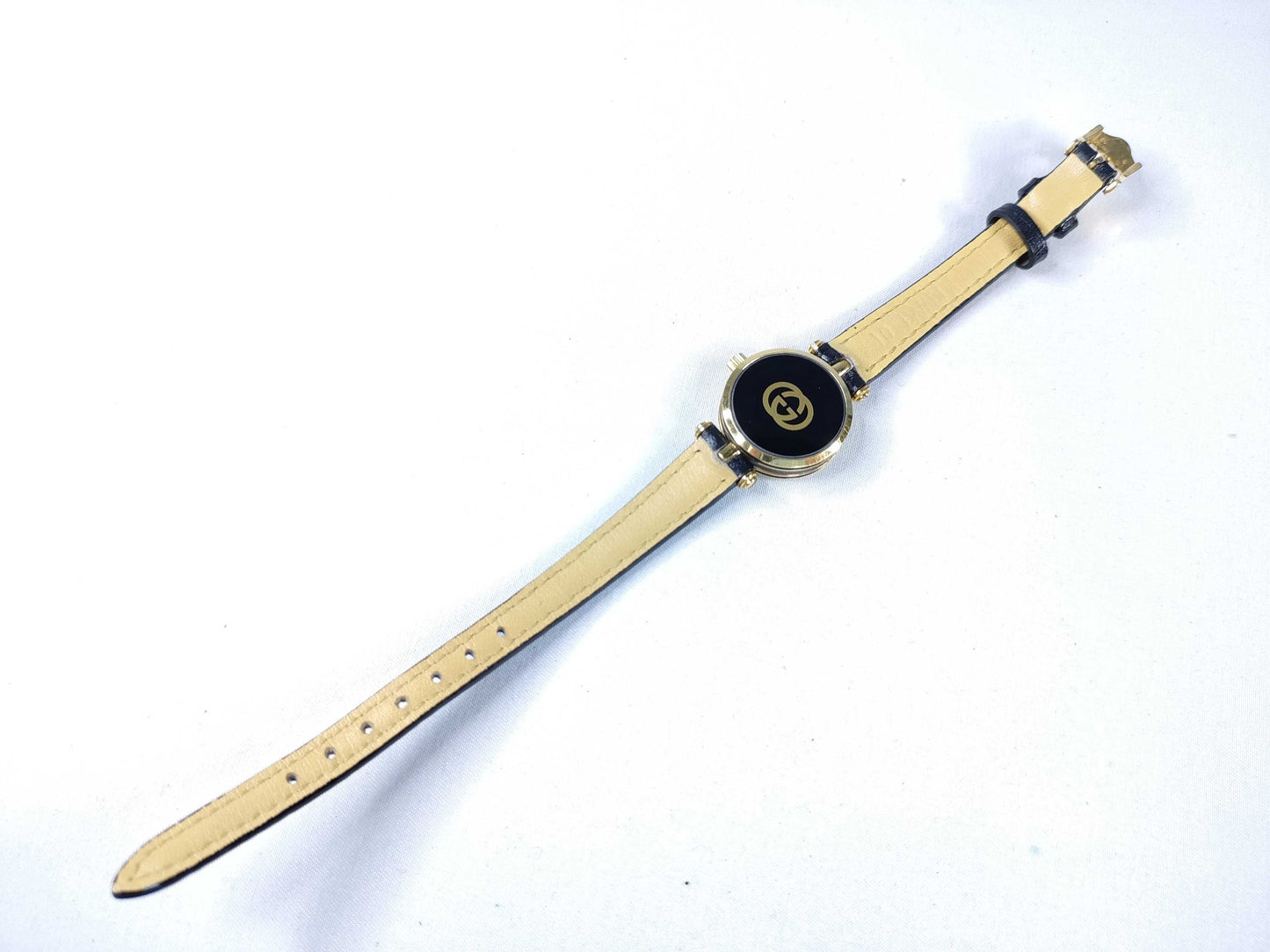 GUCCI 8mm Women's Watch