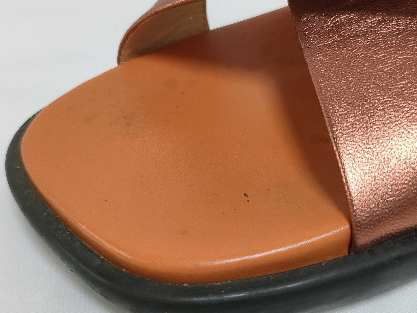 LOUIS VUITTON Metallic Cross Sandals