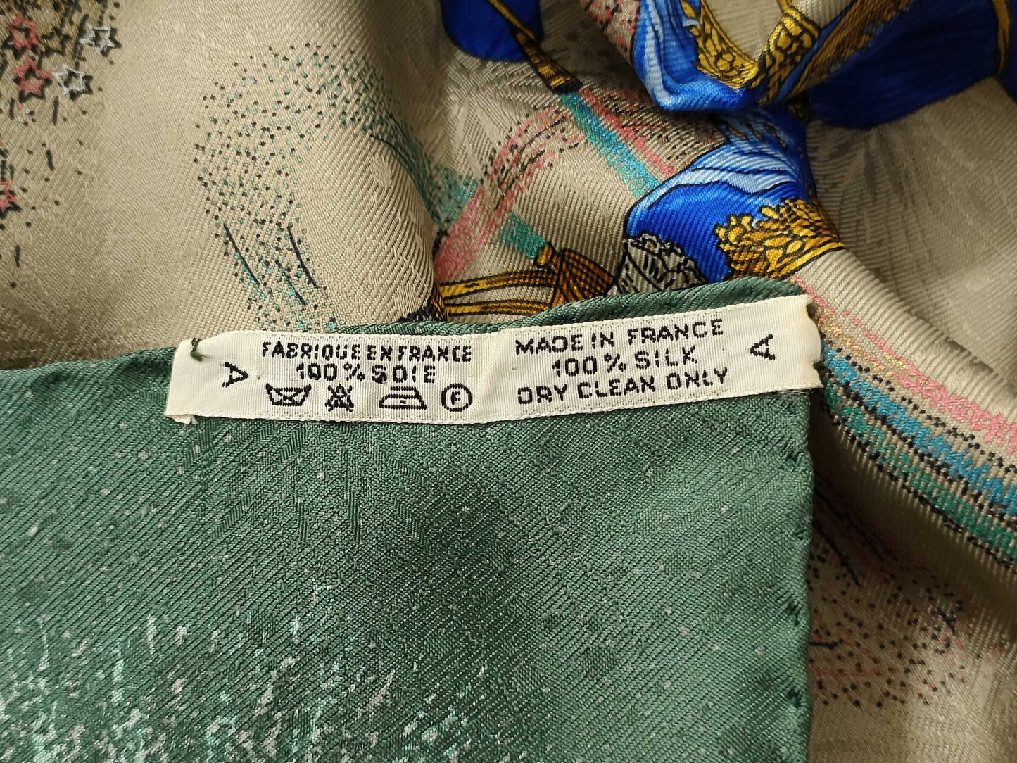 HERMES Carré 90 Flame of Craftsmanship Scarf
