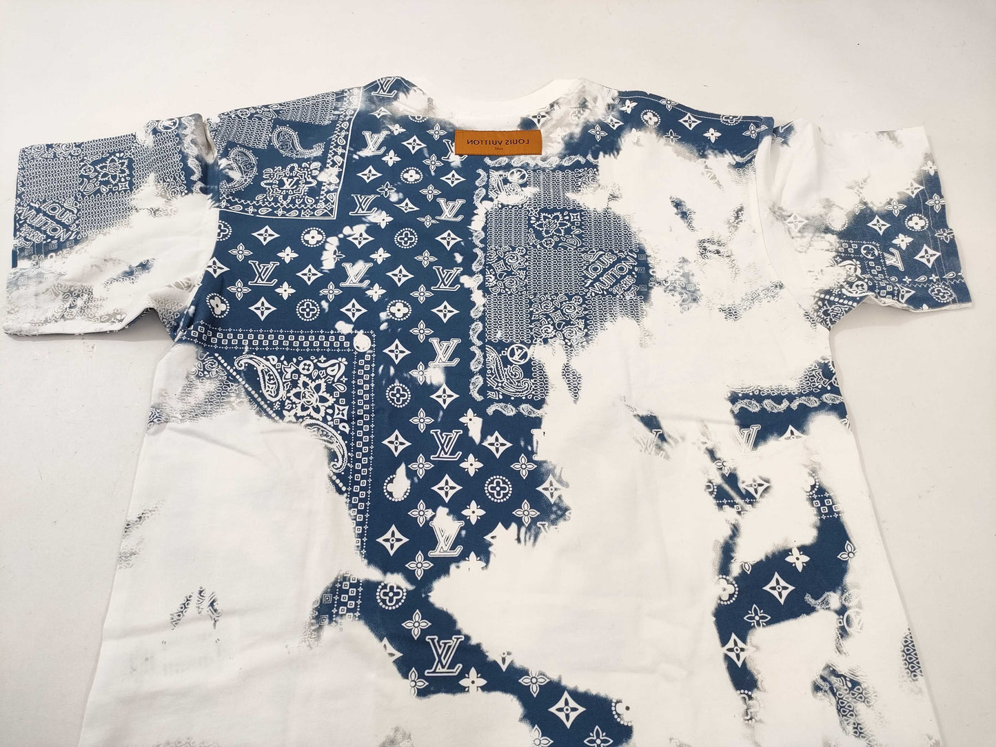 LOUIS VUITTON Glam Bandana Print T-shirt