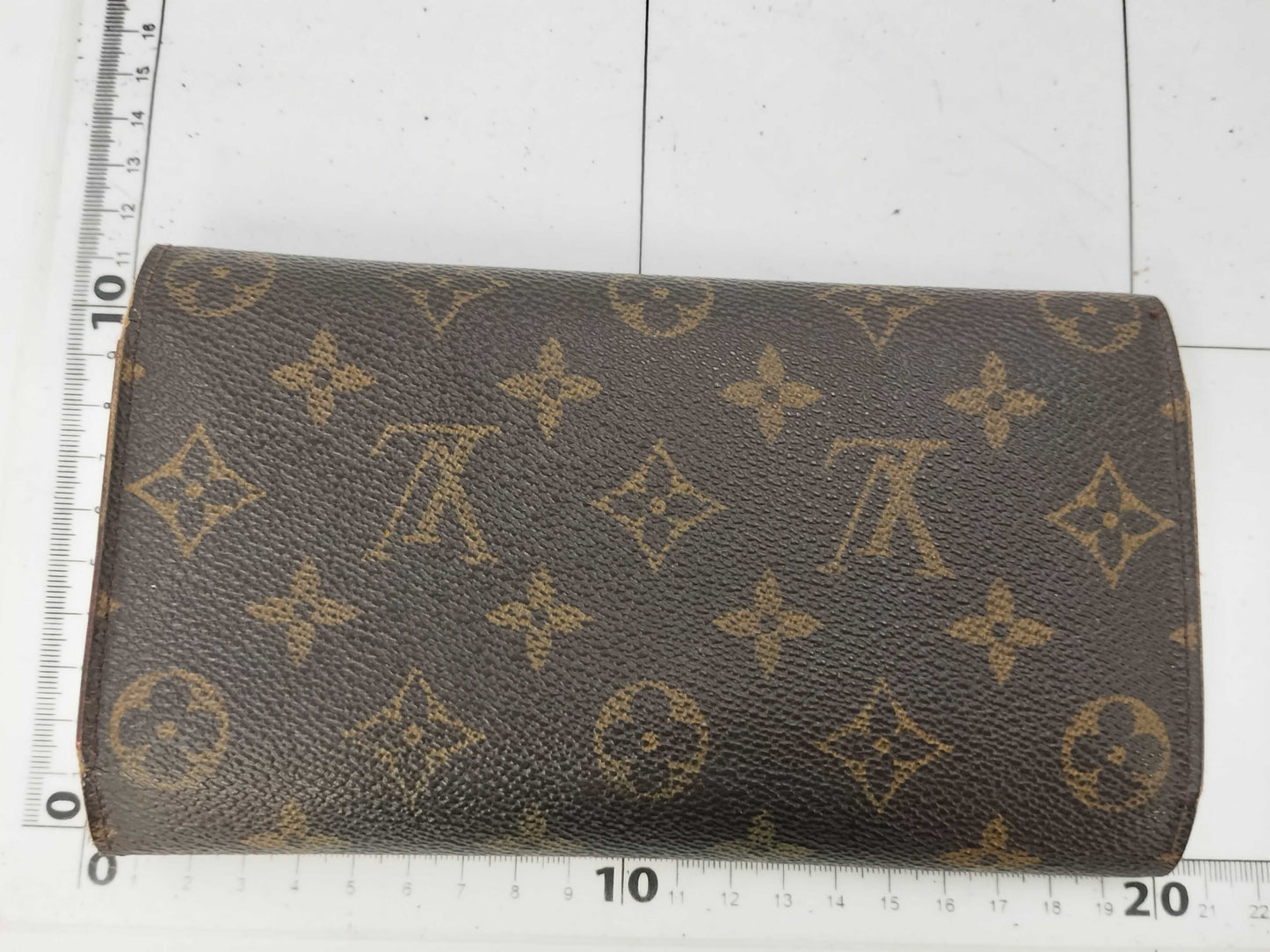 LOUIS VUITTON Monogram Portefeuille Sarah Wallet
