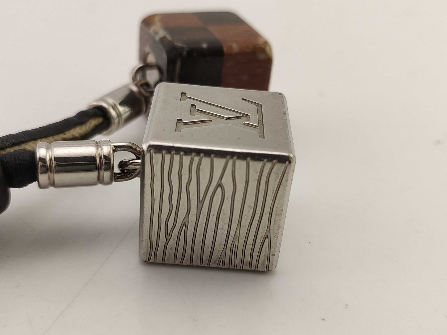 LOUIS VUITTON M61008 Charm