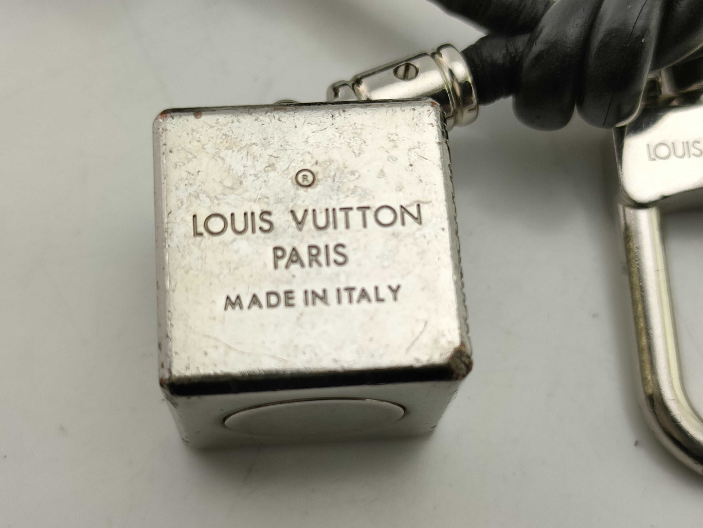 LOUIS VUITTON M61008 Charm