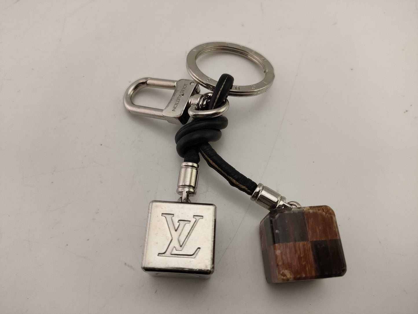 LOUIS VUITTON M61008 Charm