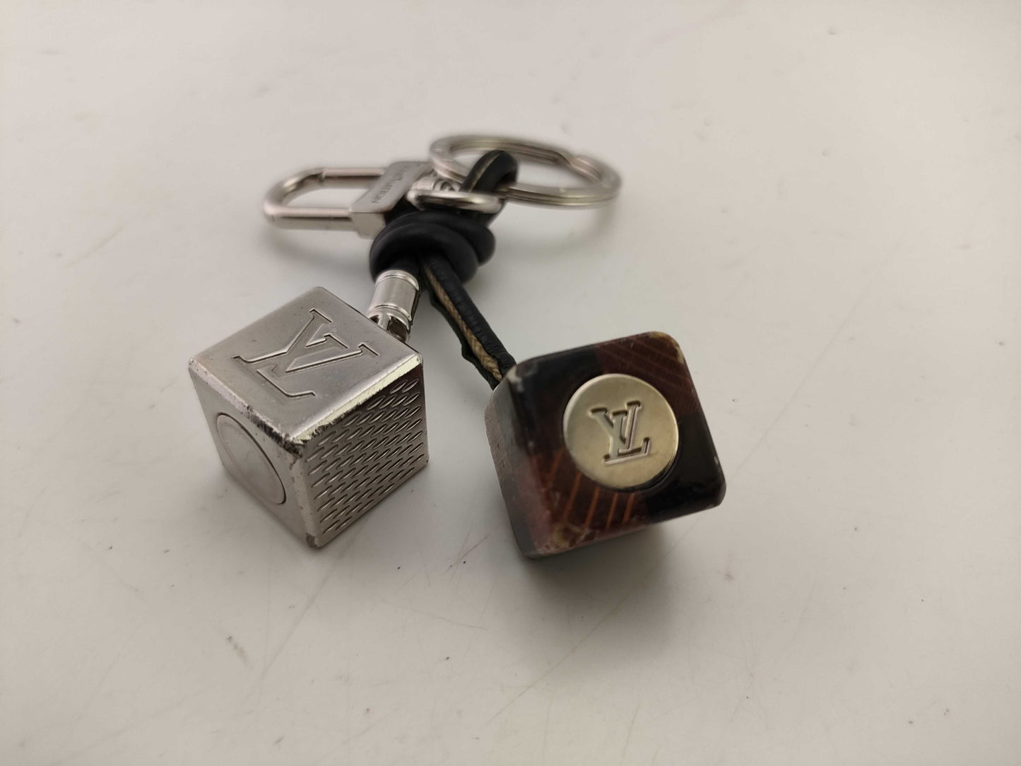 LOUIS VUITTON M61008 Charm