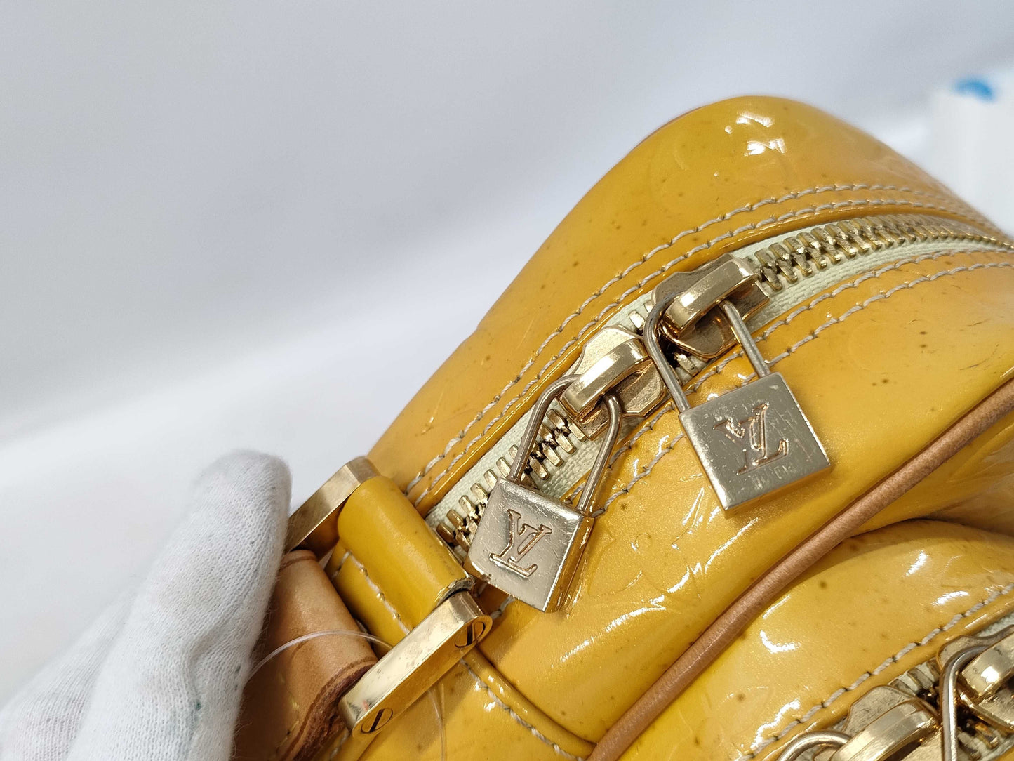LOUIS VUITTON Vernis Amazon Shoulder Bag