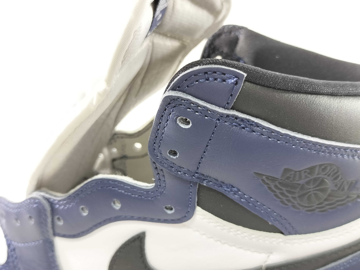NIKE Air Jordan 1 High DZ5485-401 Sneakers