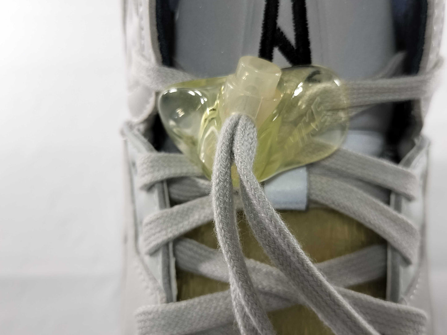 NIKE Air Jordan Amamaniere FZ5758-004 Sneakers