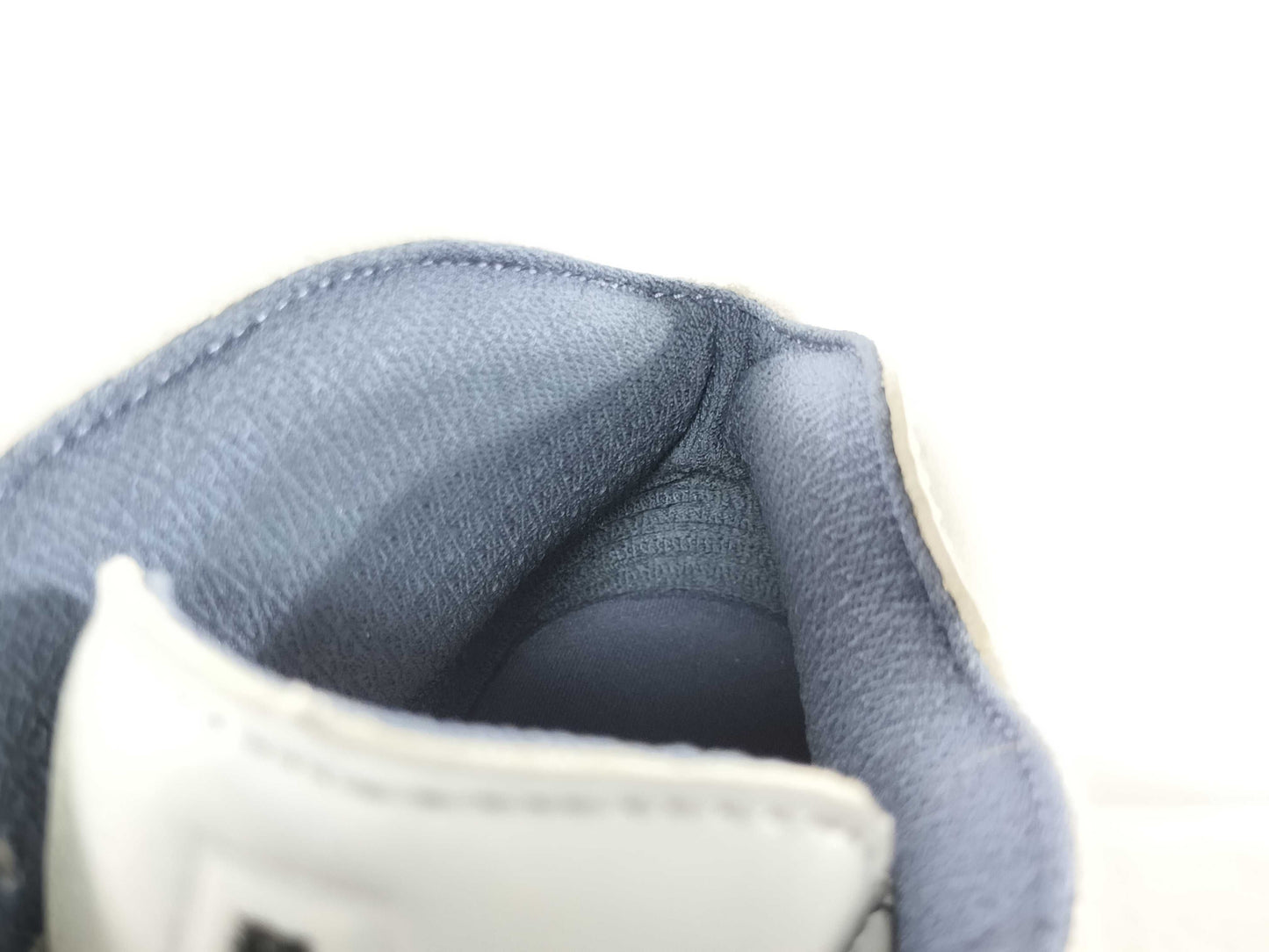 NIKE Air Jordan Amamaniere FZ5758-004 Sneakers