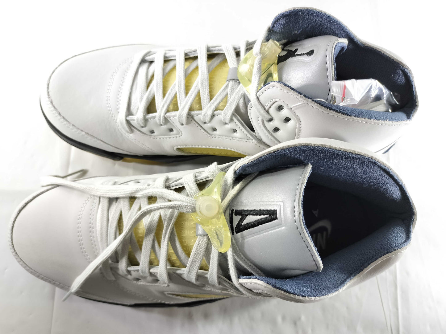 NIKE Air Jordan Amamaniere FZ5758-004 Sneakers