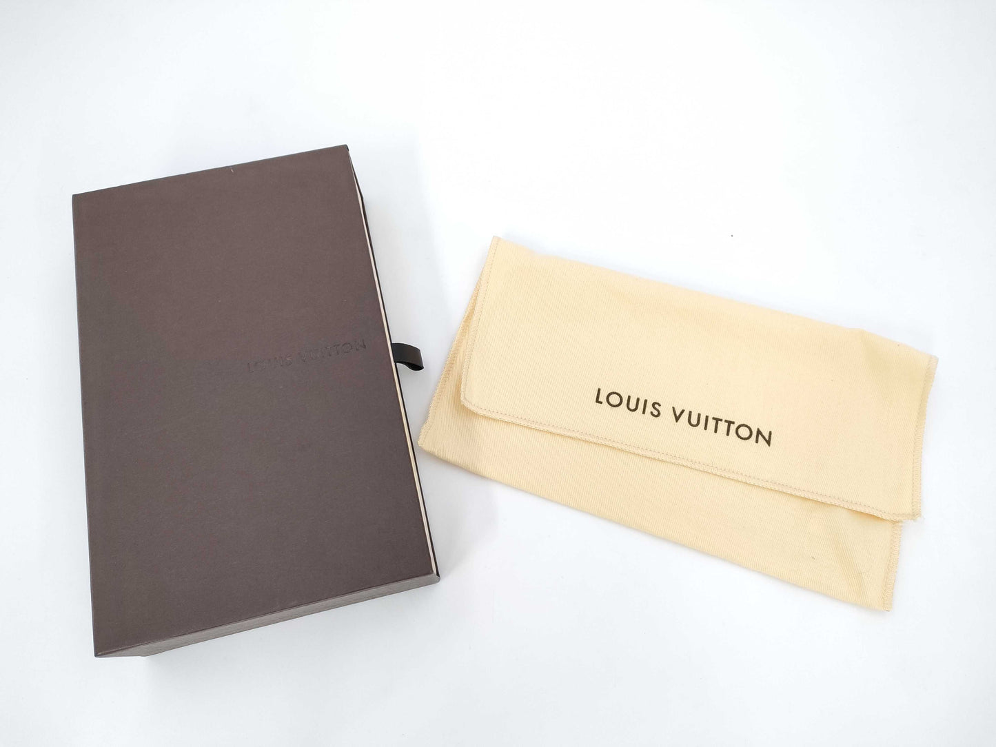 LOUIS VUITTON Vernis Zippy Wallet