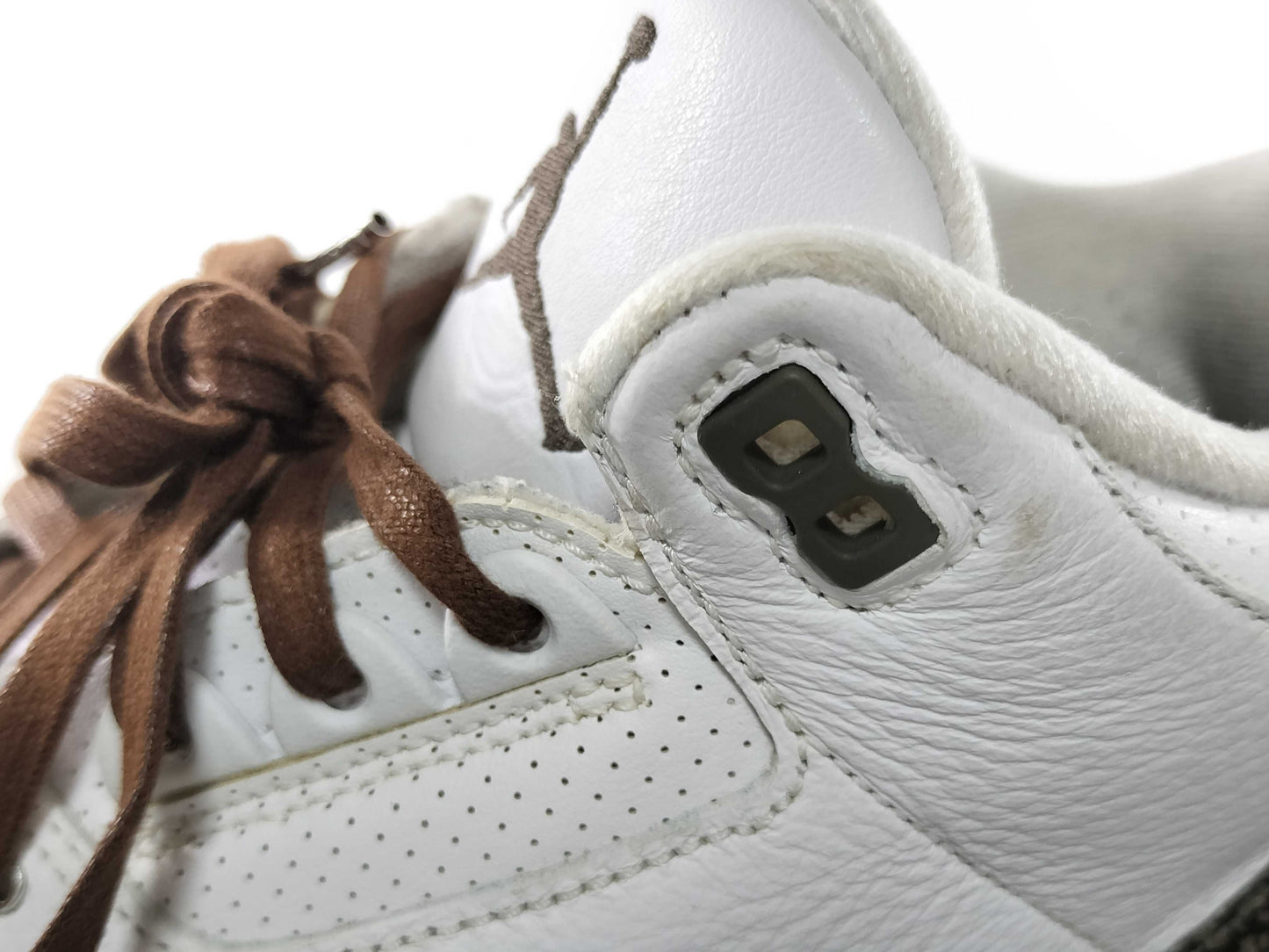 NIKE AIR JORDAN 3 RETRO Mocha 136064-122 Sneakers
