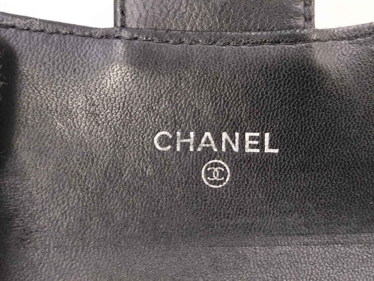 CHANEL Calfskin Matelasse Coin/Card Case with Silver Coco Mark