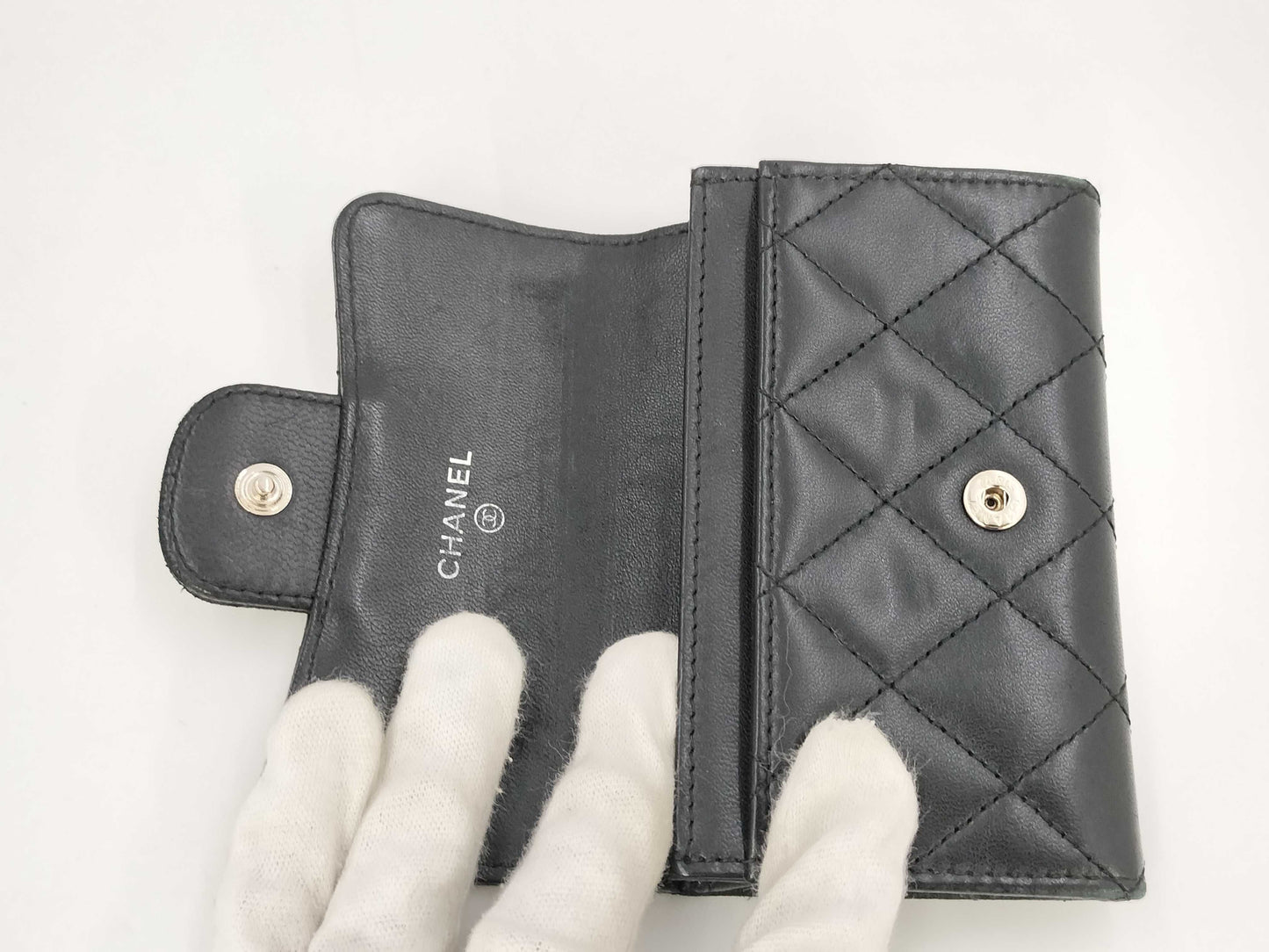 CHANEL Calfskin Matelasse Coin/Card Case with Silver Coco Mark
